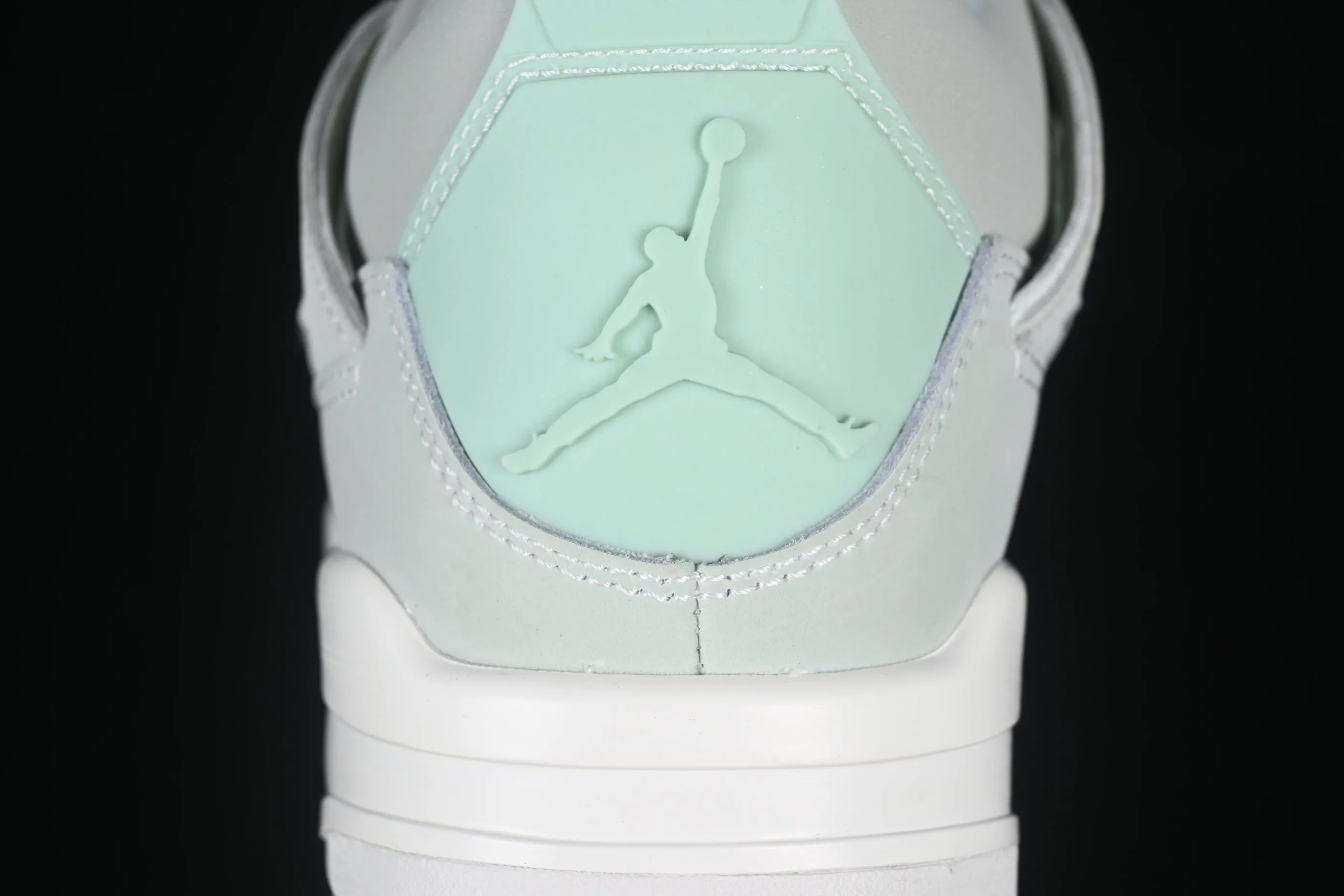 Air Jordan 4 Abundance