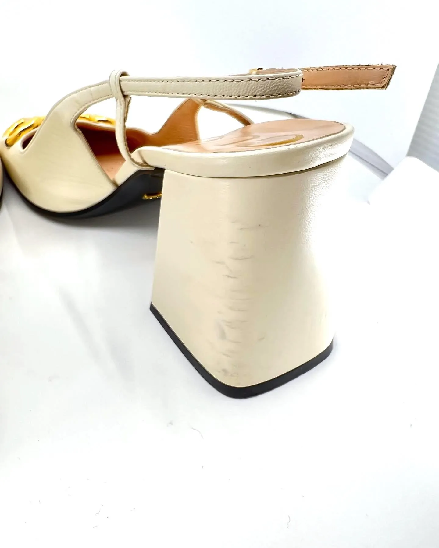 GUCCI MID-HEEL HORSBIT SLINGBACK PUMPS
