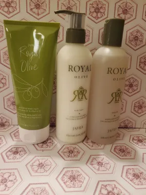 Jafra Royal Olive Set