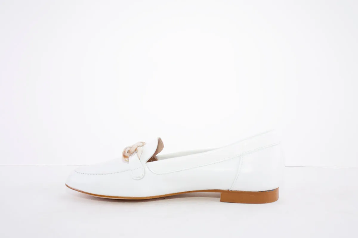 MARIA JAEN - 4015 FASHION LOAFER WITH CHAIN DETAIL - WHITE LEATHER
