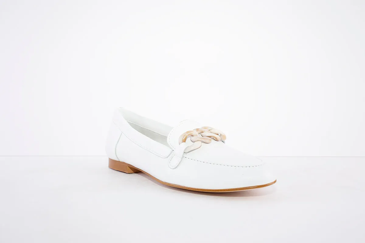 MARIA JAEN - 4015 FASHION LOAFER WITH CHAIN DETAIL - WHITE LEATHER