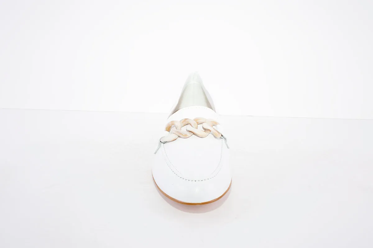 MARIA JAEN - 4015 FASHION LOAFER WITH CHAIN DETAIL - WHITE LEATHER