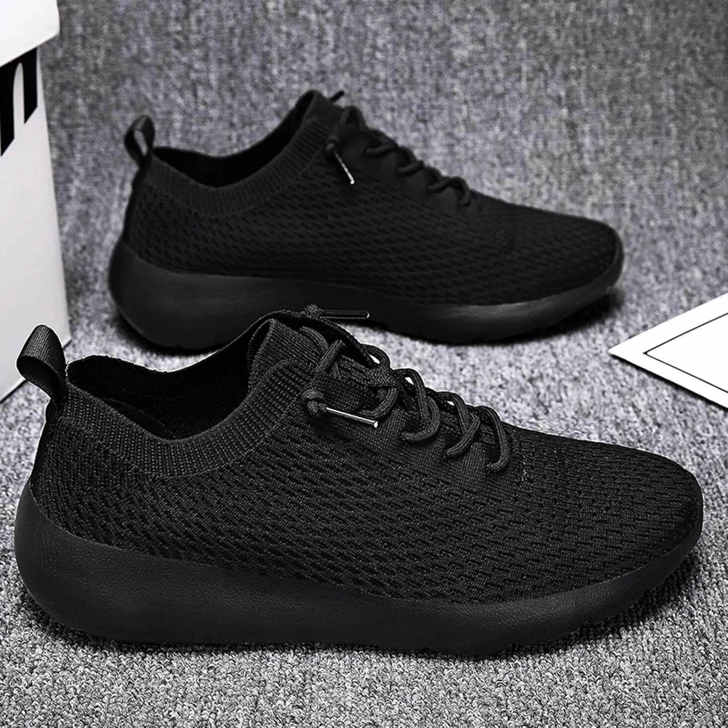 Men’s Everyday Sneakers Men Sports Shoes Fashion New Pattern Simple Solid Color Couple Comfortable Soft Sole Mesh