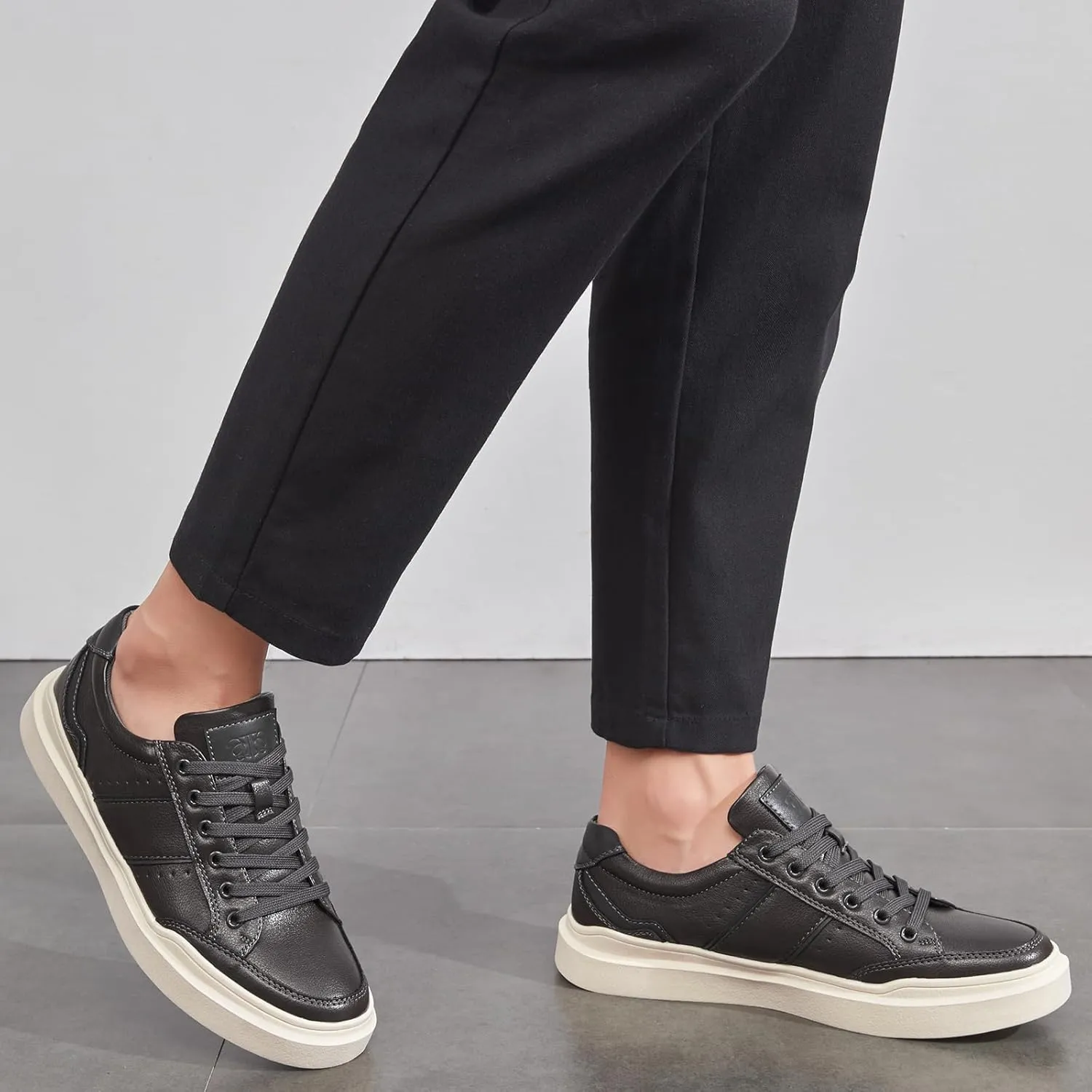 Men's Walking Sneaker Shoes Casual Low Top Tennis Shoes Comfortable Lace-Up Fashion Sneakers