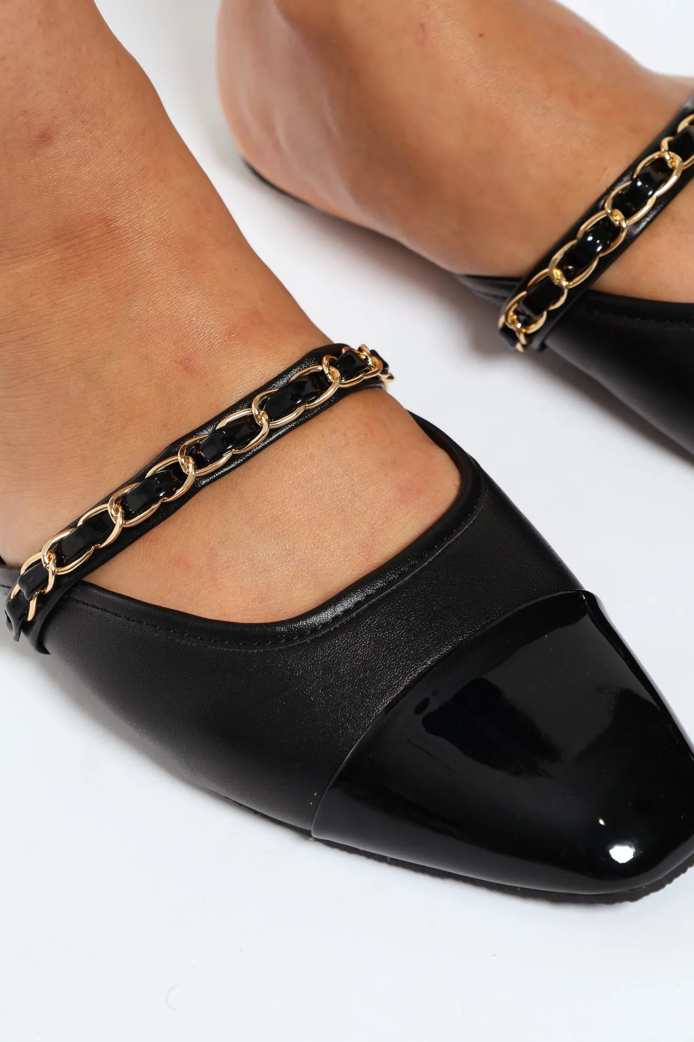 Square Toe Mule Sandal With Chain Detail - Black