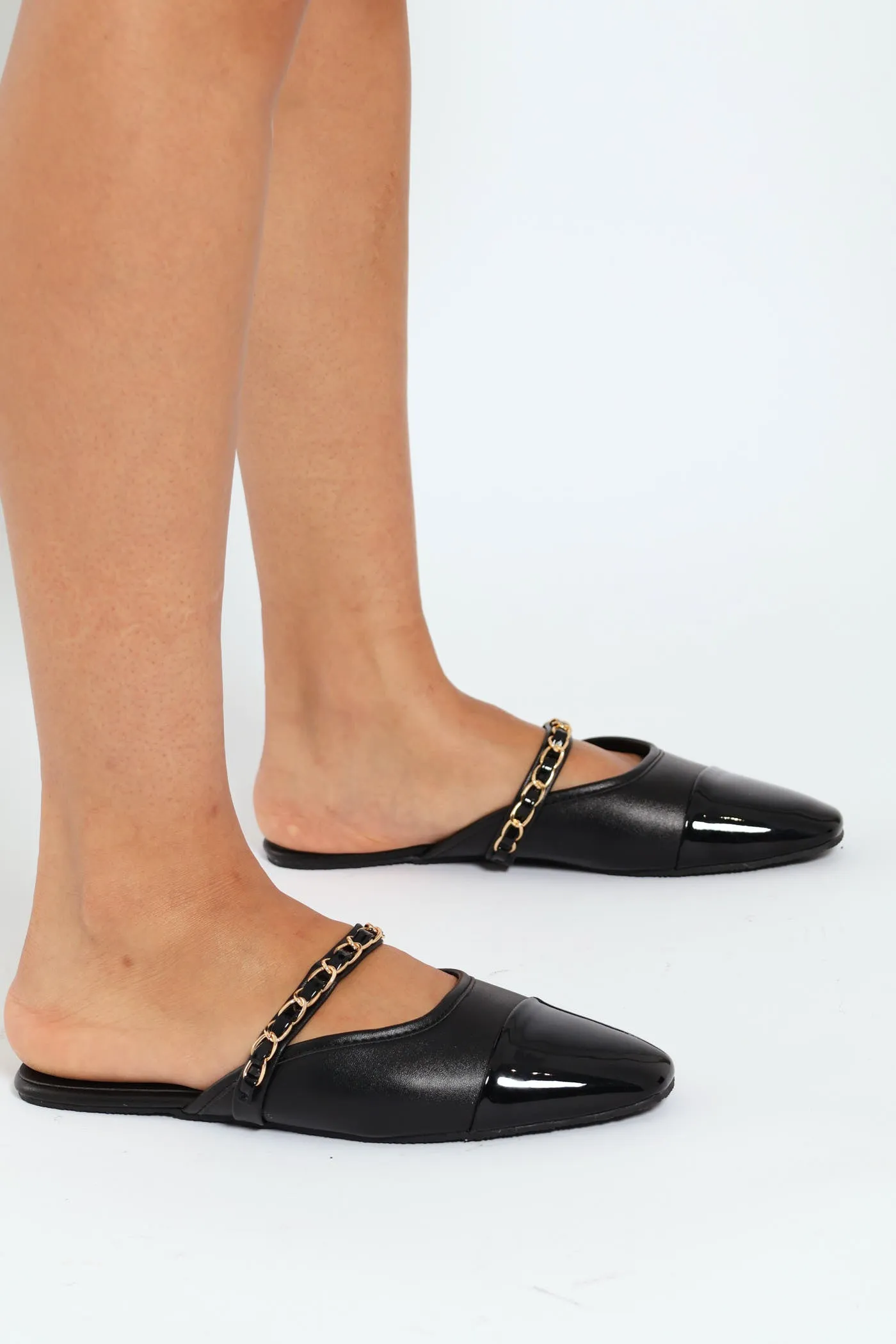 Square Toe Mule Sandal With Chain Detail - Black