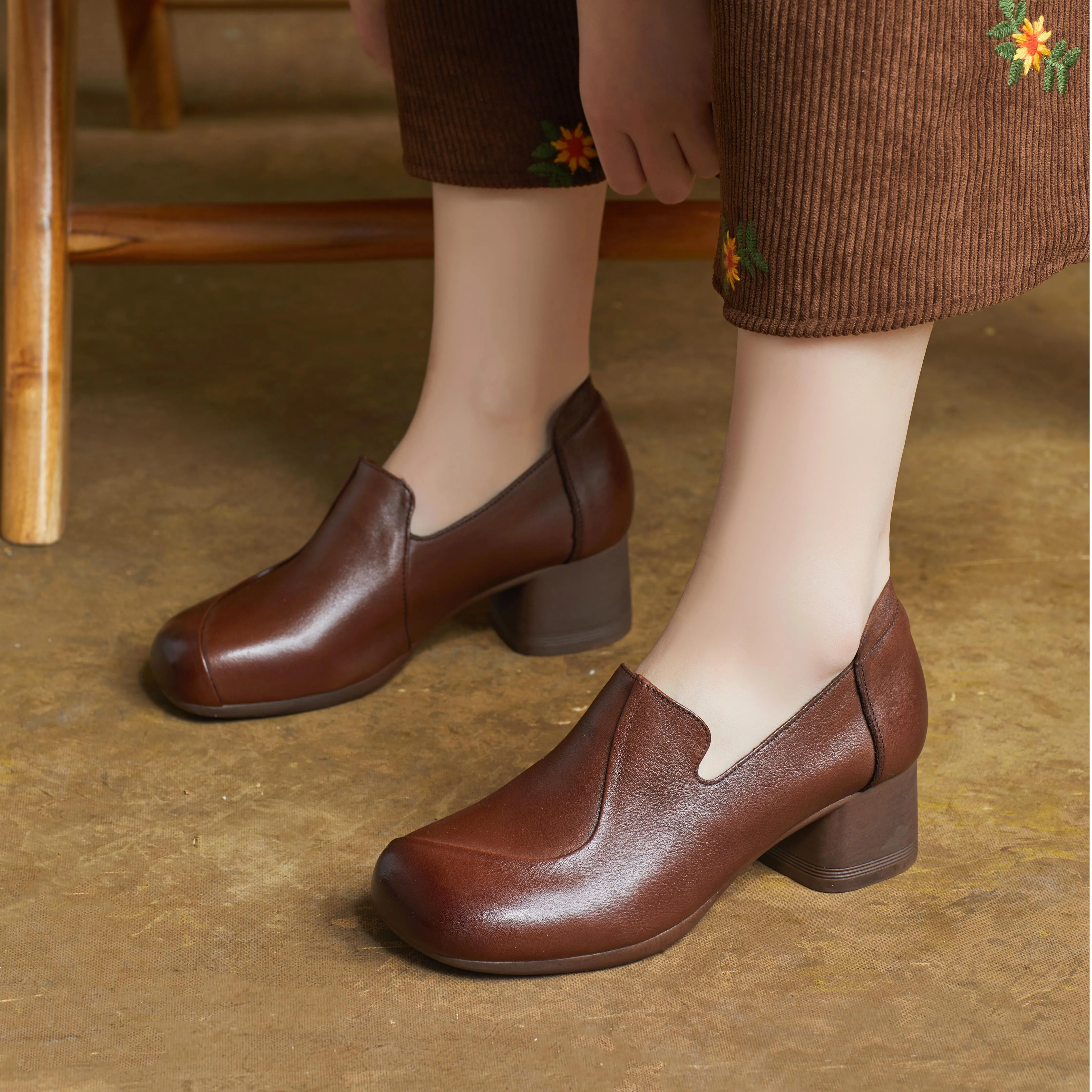 Women's Handmade Leather Vintage Block Heel Mid Heel Pump