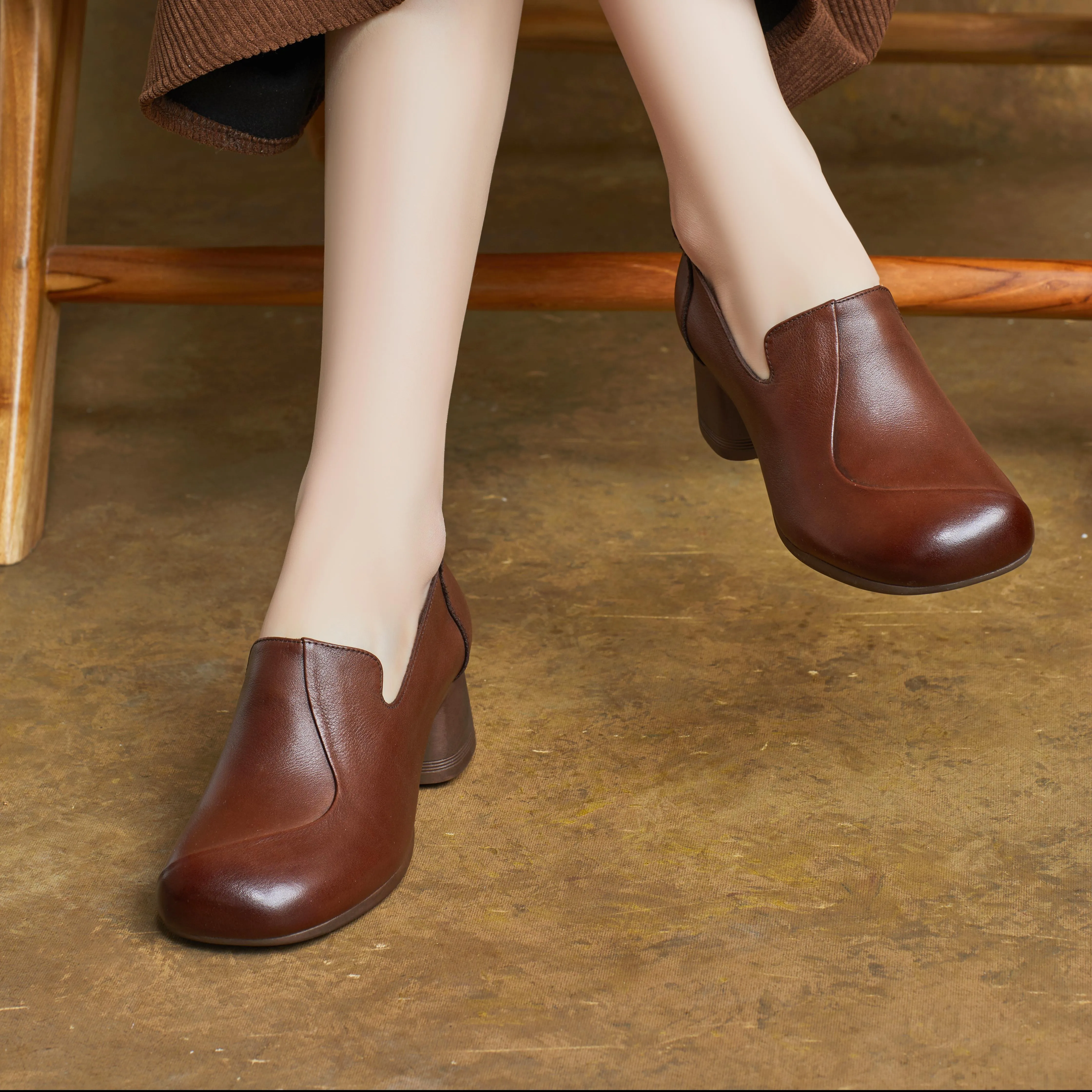 Women's Handmade Leather Vintage Block Heel Mid Heel Pump