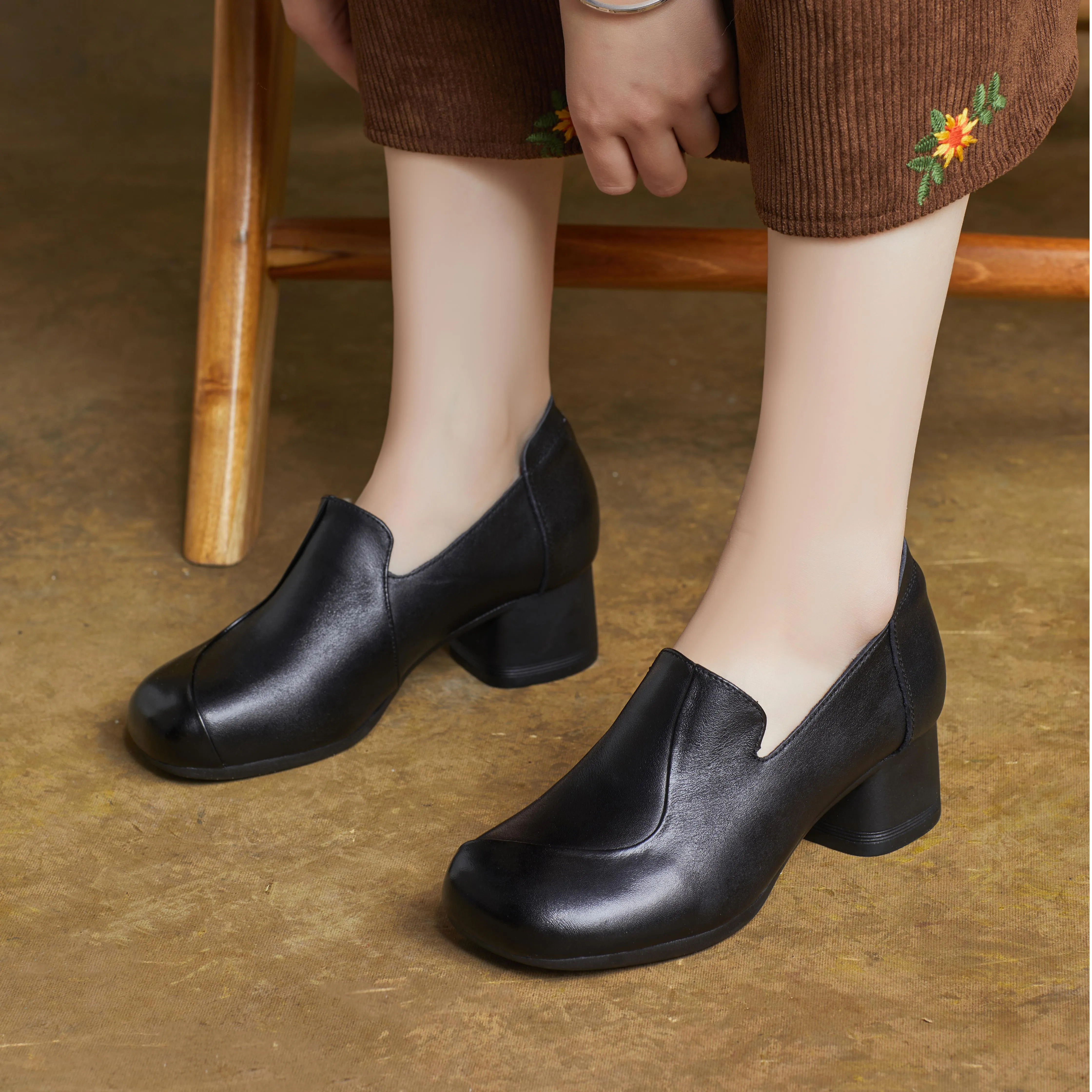 Women's Handmade Leather Vintage Block Heel Mid Heel Pump