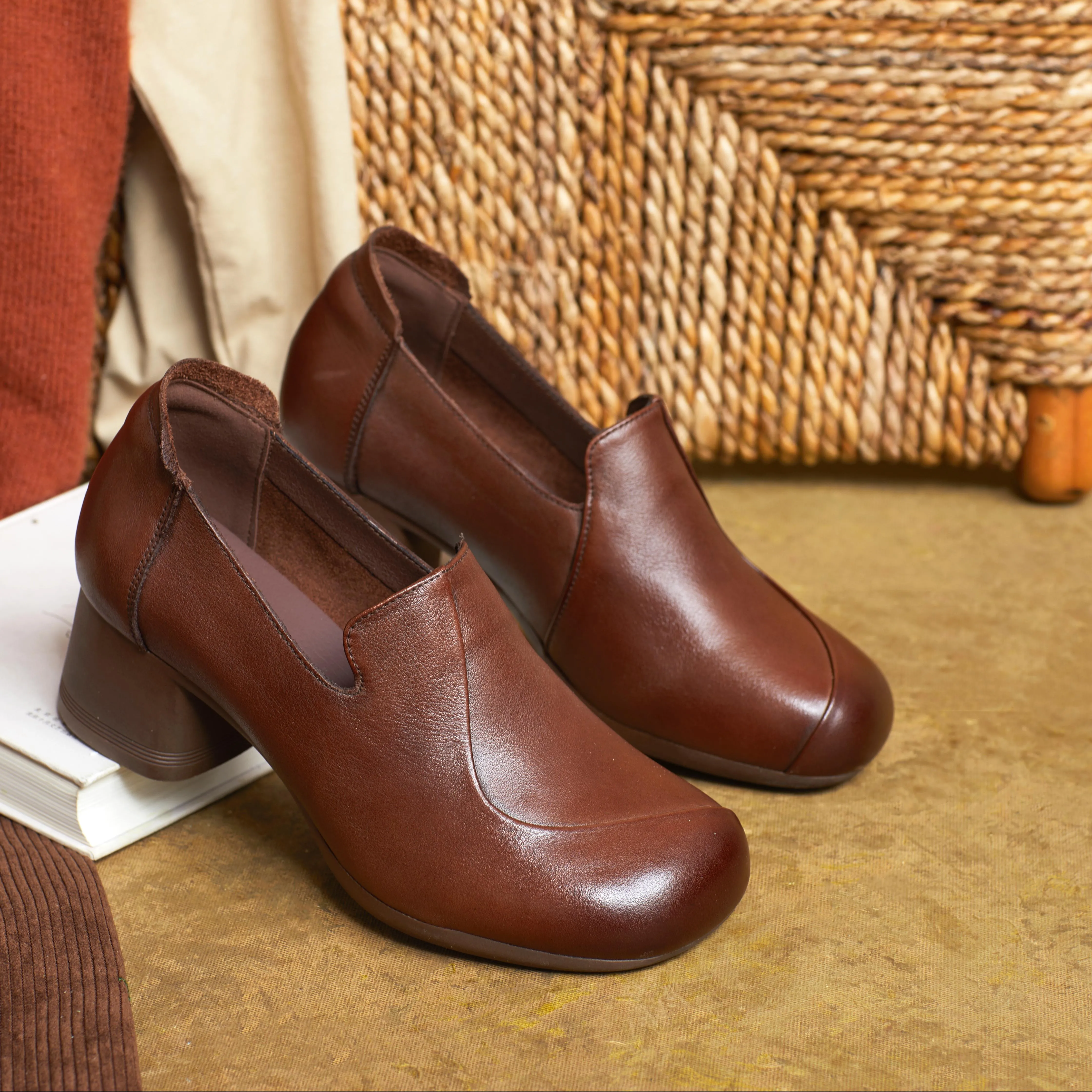 Women's Handmade Leather Vintage Block Heel Mid Heel Pump
