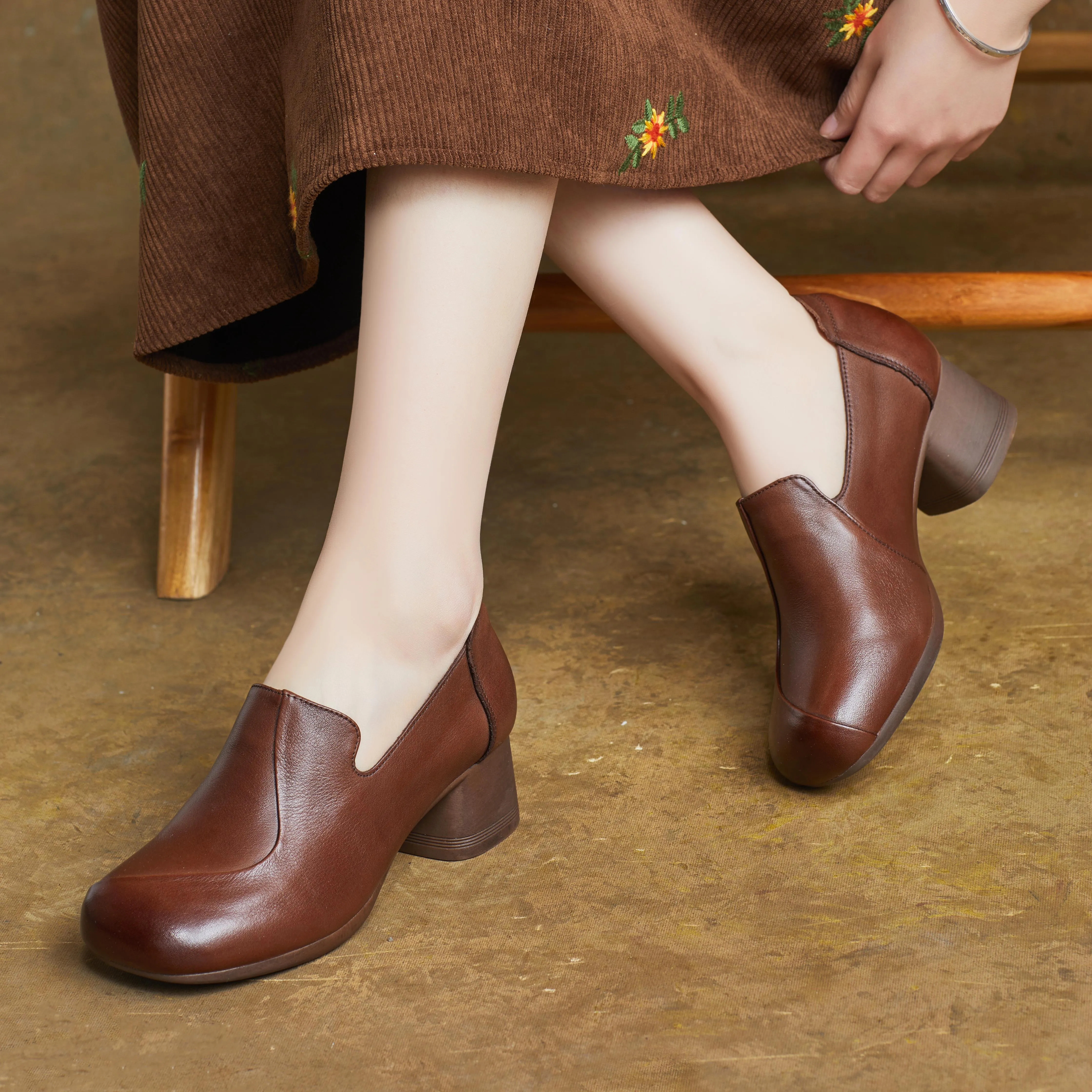 Women's Handmade Leather Vintage Block Heel Mid Heel Pump