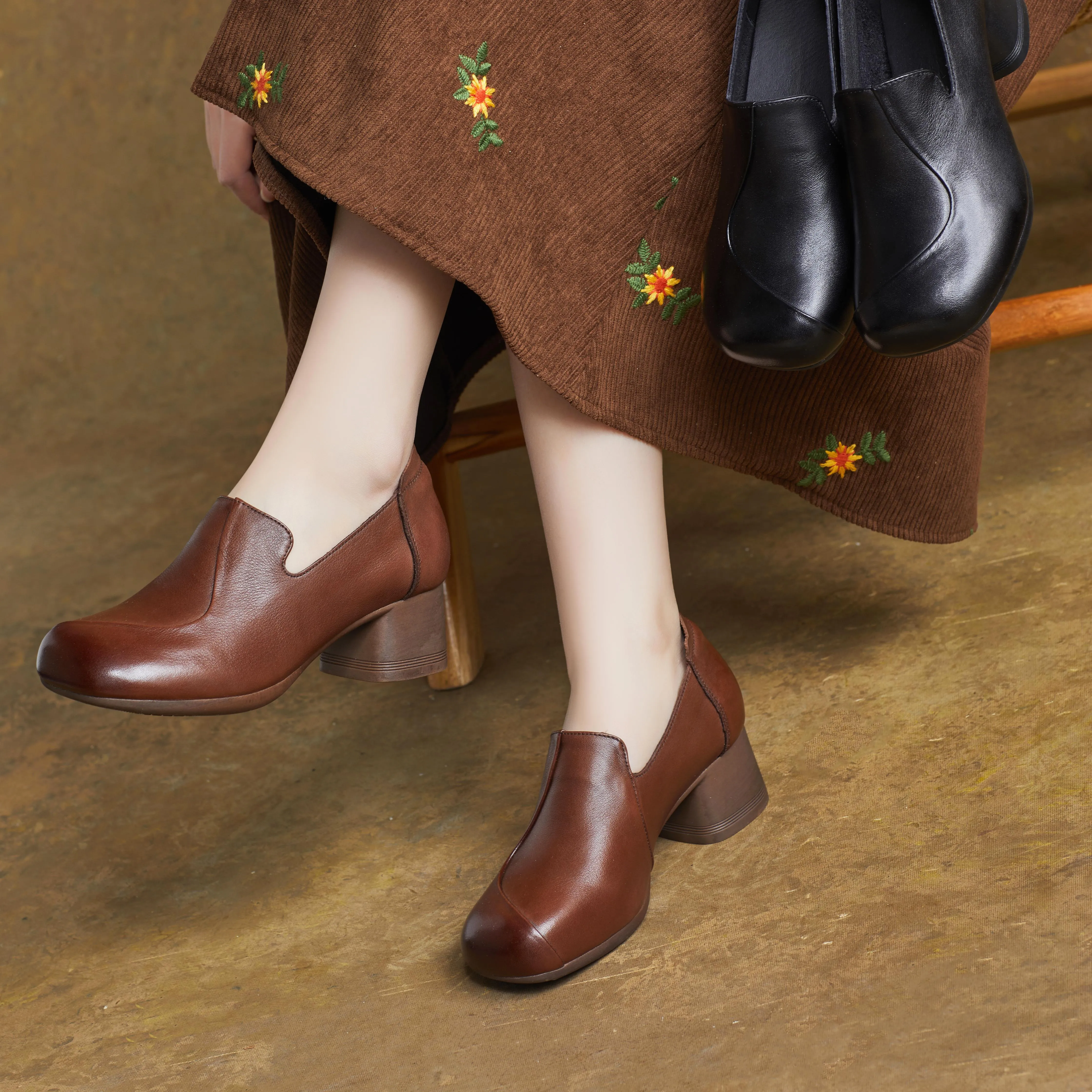 Women's Handmade Leather Vintage Block Heel Mid Heel Pump