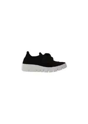 Women's Serenity Sneaker In Black