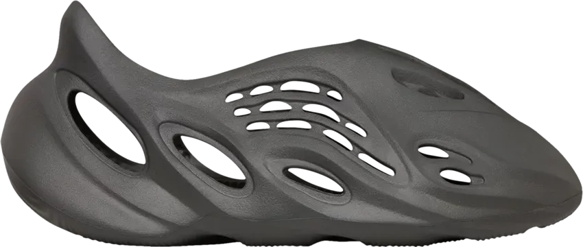 YEEZY FOAM RUNNER "CARBON"